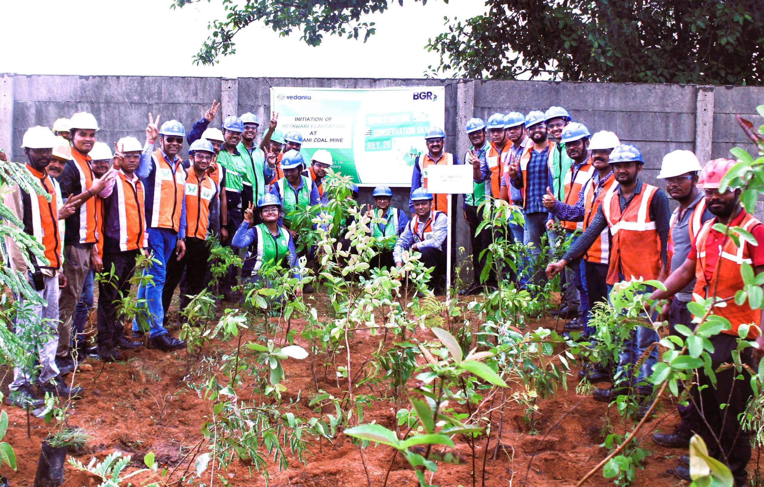 Mr-V.-Srikanth-CEO-Mines-Vedanta-Ltd-Aluminium-Business-accompanies-with-his-team-for-Miyawaki-plantation-at-mines-bolsters-efforts-towards-nature-conservation-scaled